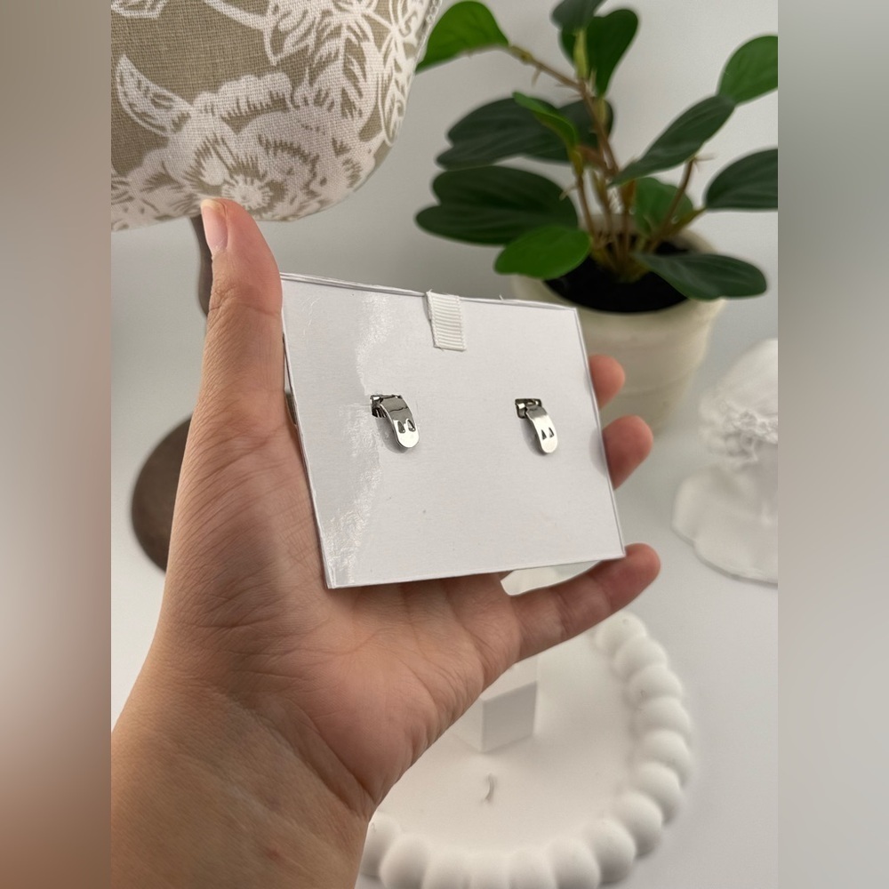 β¨ Camila Coelho Bow Shoe Clips β Cubic Zirconia Sparkle β¨ - Picture 6 of 6